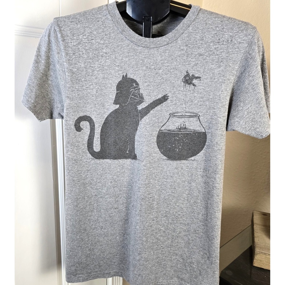 Women's Darth Vader Cat Force Goldfish T-shirt Size Small Very Cute‎ By Headline